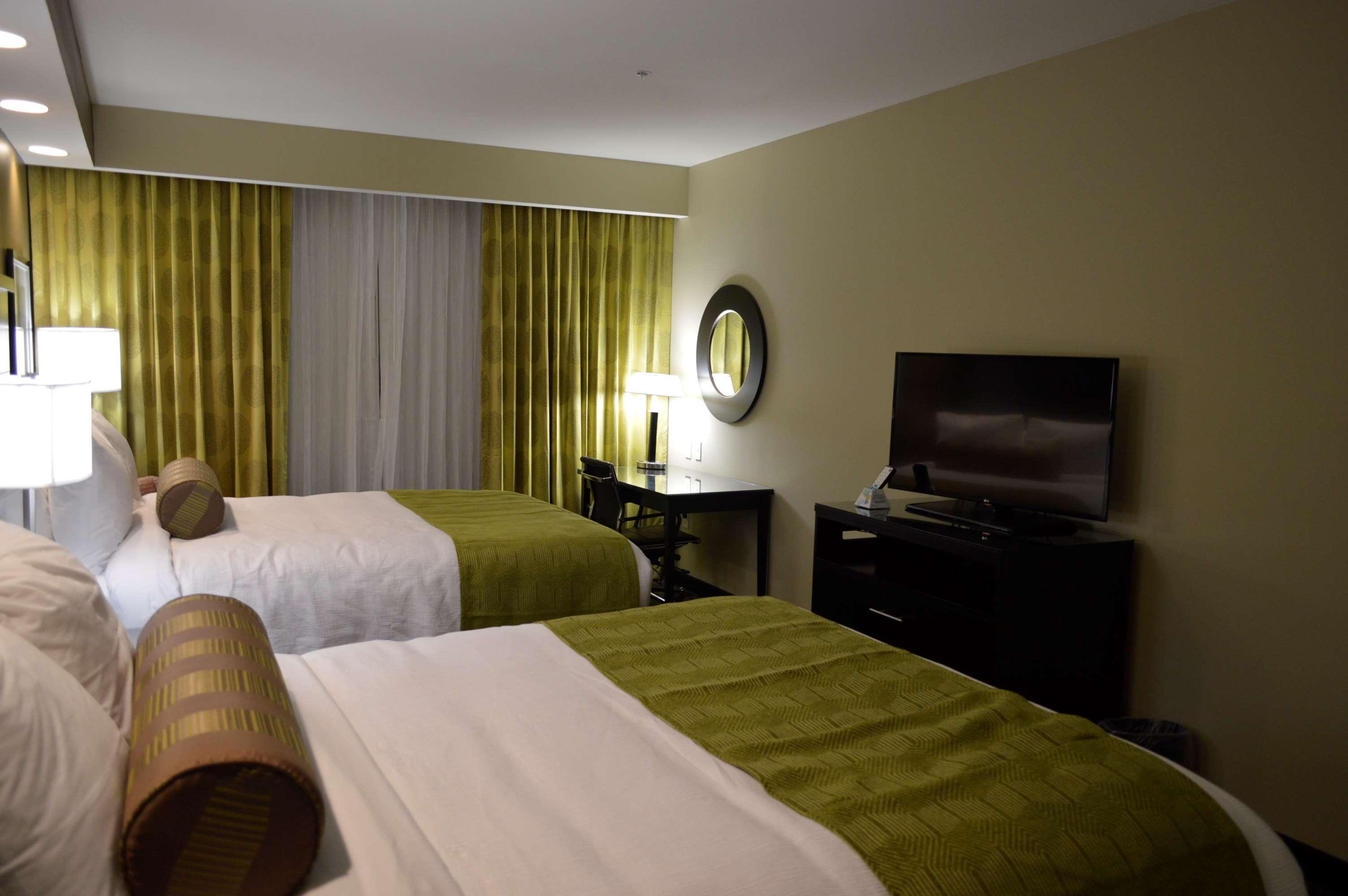 Best Western Plus University Inn Hattiesburg Exterior photo