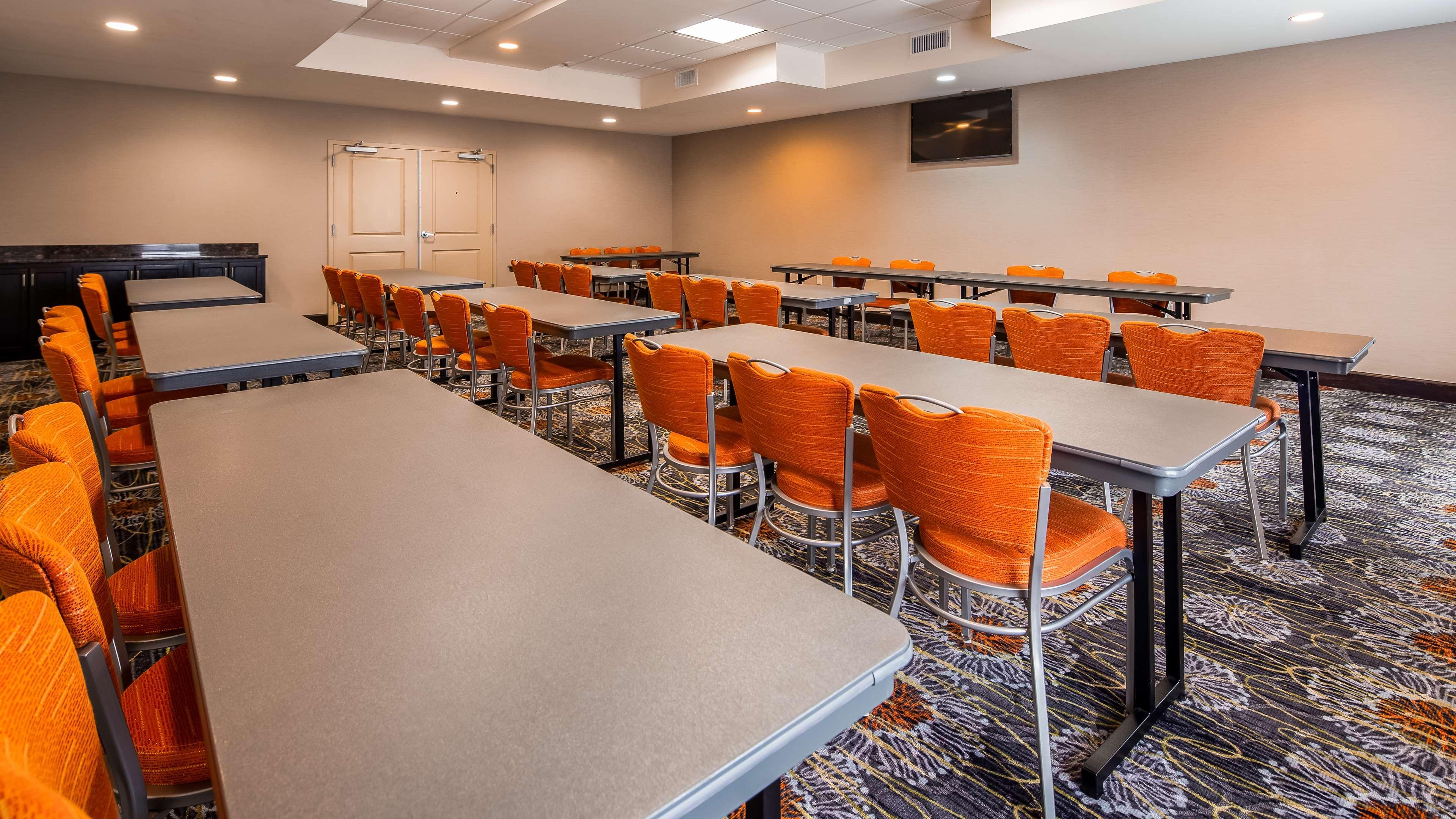 Best Western Plus University Inn Hattiesburg Exterior photo